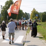 Starachowicka kolumna pieszej pielgrzymki diecezji radomskiej