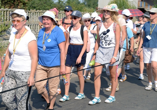 Opoczyńska kolumna pieszej pielgrzymki diecezji radomskiej