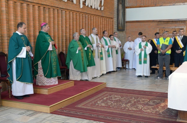 Opoczyńska kolumna pieszej pielgrzymki diecezji radomskiej