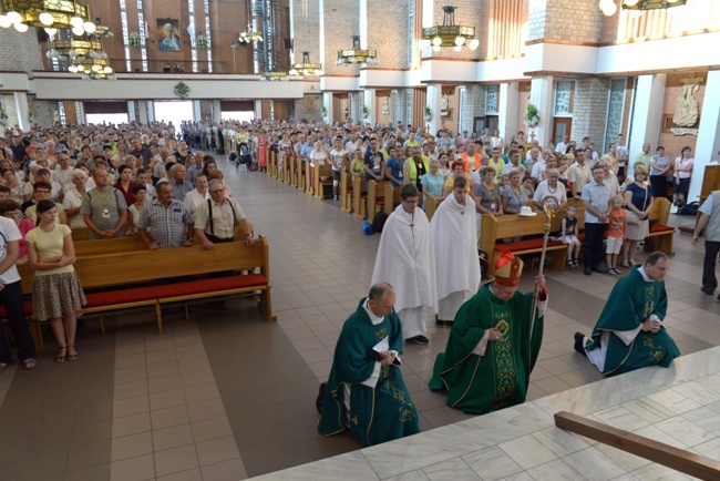 Opoczyńska kolumna pieszej pielgrzymki diecezji radomskiej