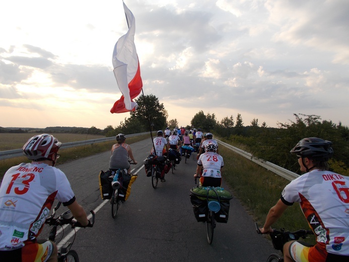 Pierwszy tydzień wyprawy "Radość Życia" NINIWA Team