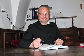  Ojciec Marian Galas, obecny rektor kościoła pijarów w Łowiczu