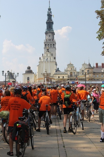 Ostatnie metry do kaplicy Matki Bożej Jasnogórskiej