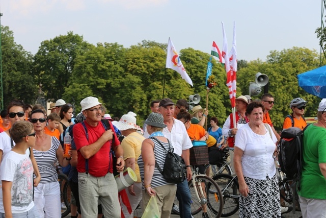 Młodzi pielgrzymi bielsko-żywieccy zawierzeni Maryi