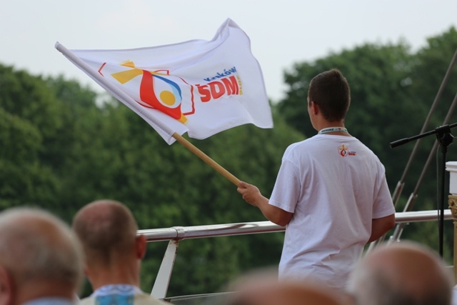 Młodzi pielgrzymi bielsko-żywieccy zawierzeni Maryi