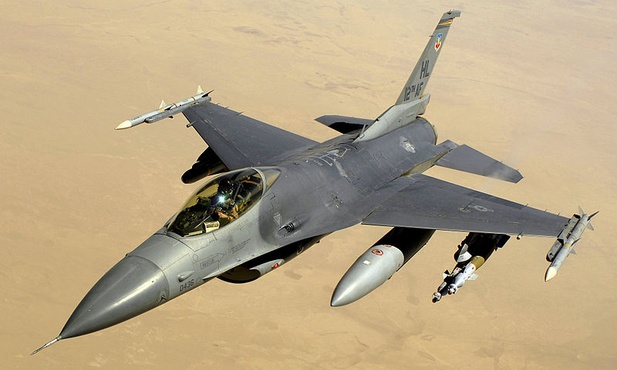 Lotnictwo USA rozpoczęło ataki na IS