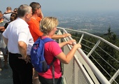Turyści i bielszczanie mogli po raz pierwszy podziwiać panoramę miasta i Beskidów z nowej wieży widokowej