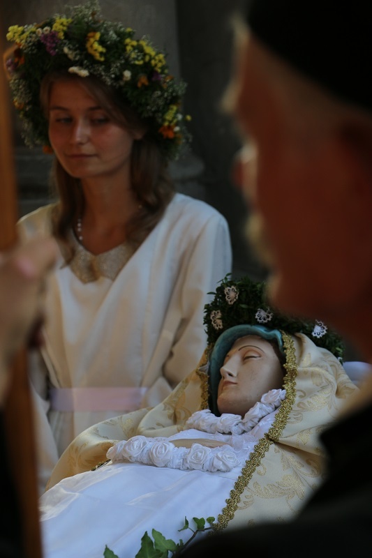 Procesja zaśnięcia i pogrzebu Maryi