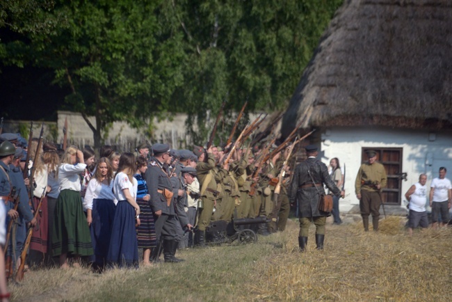 Wojna polsko-bolszewicka - rekonstrukcja w radomskim skansenie