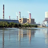 Elektrownia Kozienice jest chłodzona wodą z Wisły. Wyższa temperatura wody w rzece ogranicza możliwości chłodzenia bloków energetycznych