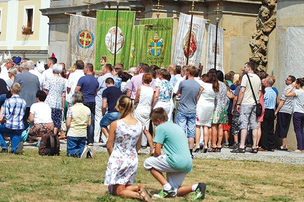 Procesja z obrazem  Matki Bożej Łaskawej  była najbardziej wzruszającym elementem wielkiego odpustu