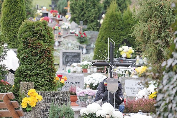  – Na nowym cmentarzu jest już wyznaczone miejsce na pochówek dzieci zmarłych przed narodzeniem – mówi Wacław Szetelnicki 