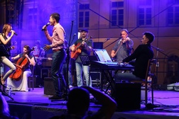 Gwaizdą urodzinowego koncertu dla ks. Bosko był Piotr Mirecki z zespołem czyli "Bosko Trop"