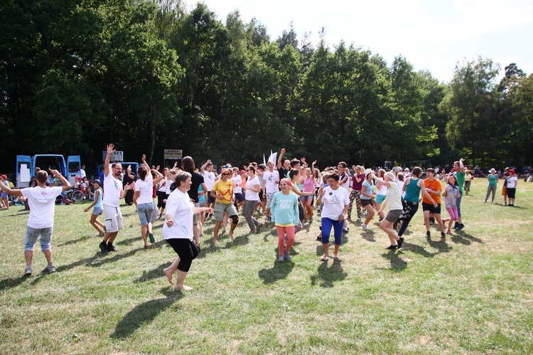 Flash mob na postoju w Koszęcinie