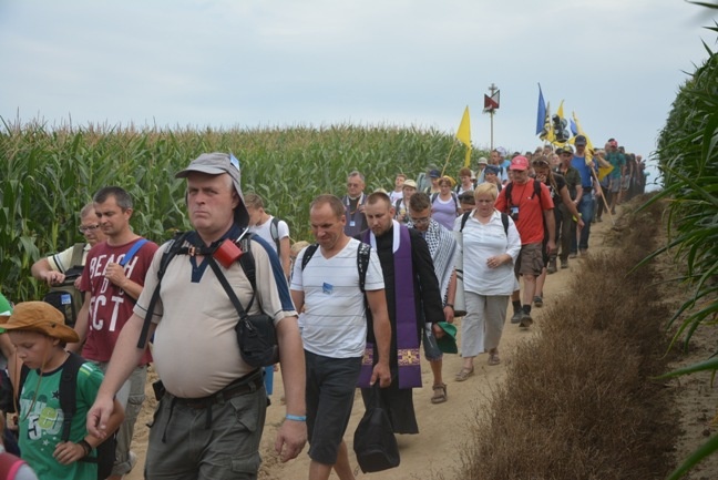 Z siódemką na szlaku do Matki