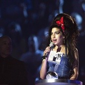 Amy Winehouse, utalentowana wokalistka, która nie poradziła sobie z ciężarem sławy i życiowymi kłopotami