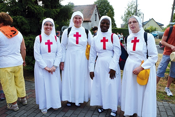 W Roku Życia Konsekrowanego na szlak wyruszyło 46 sióstr zakonnych, m.in. kamilianki ze Sławic