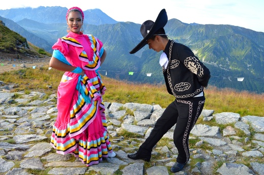 Meksykańscy tancerze na Kasprowym Wierchu