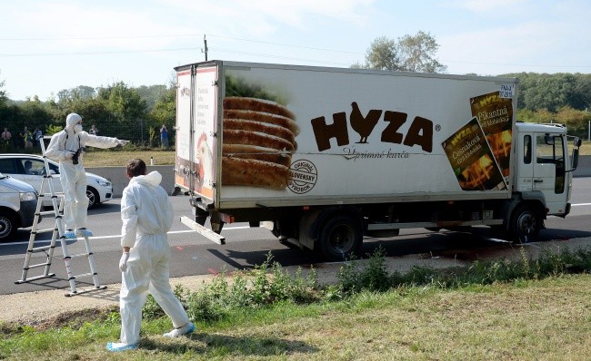 Dziesiątki martwych uchodźców w ciężarówce