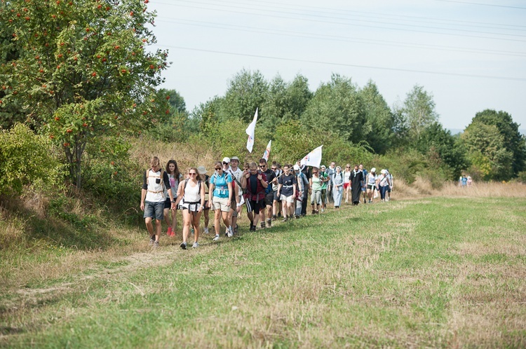 Pielgrzymka młodych w drodze