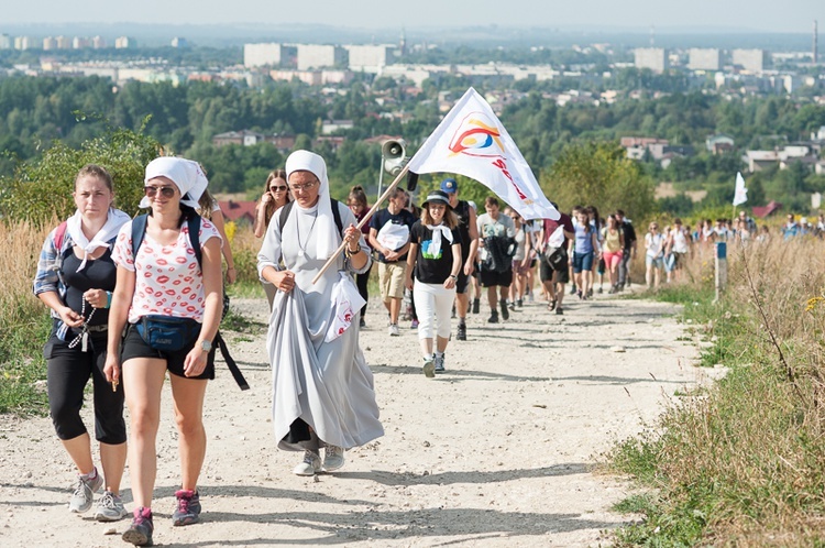 Pielgrzymka młodych w drodze