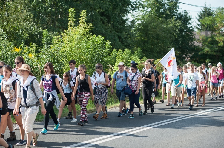 Pielgrzymka młodych w drodze