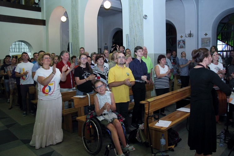 Powitanie symboli ŚDM w diecezji łowickiej