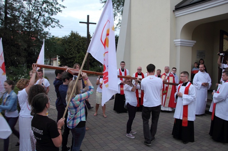 Powitanie symboli ŚDM w diecezji łowickiej