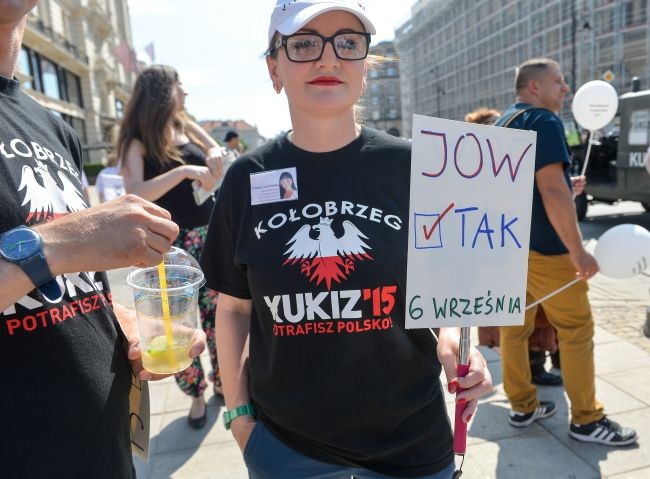 Manifestacja "Tak dla JOW" przeszła przez Warszawę