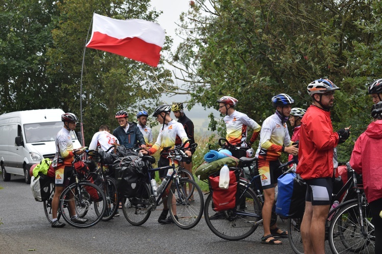 Czwarty tydzień wyprawy "Radość Życia" NINIWA Team