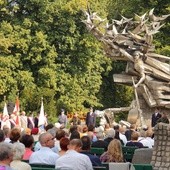 Uroczystości przy pomniku Obrońców Poczty Polskiej w Gdańsku rozpoczęły się w południe