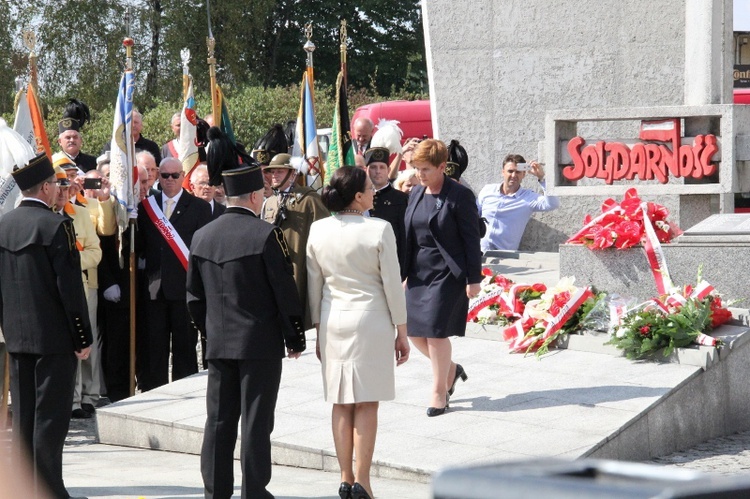 Pod pomnikiem Porozumień Jastrzębskich