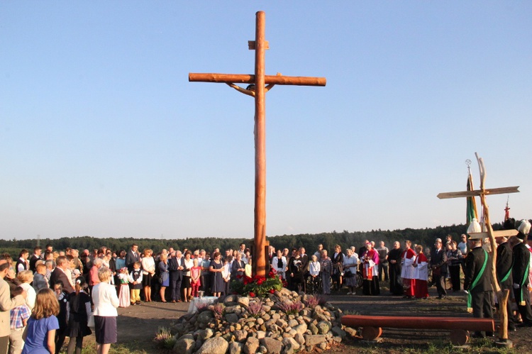 Wilcza - poświęcenie krzyża