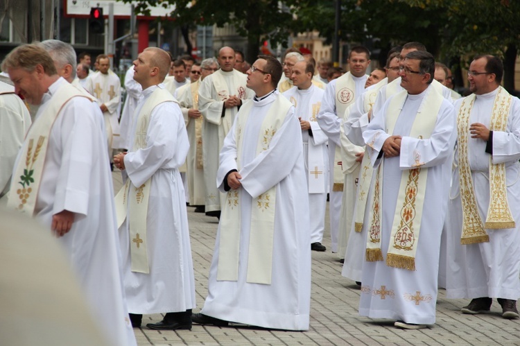 Pielgrzymka Księży Archidiecezji Katowickiej do katedry