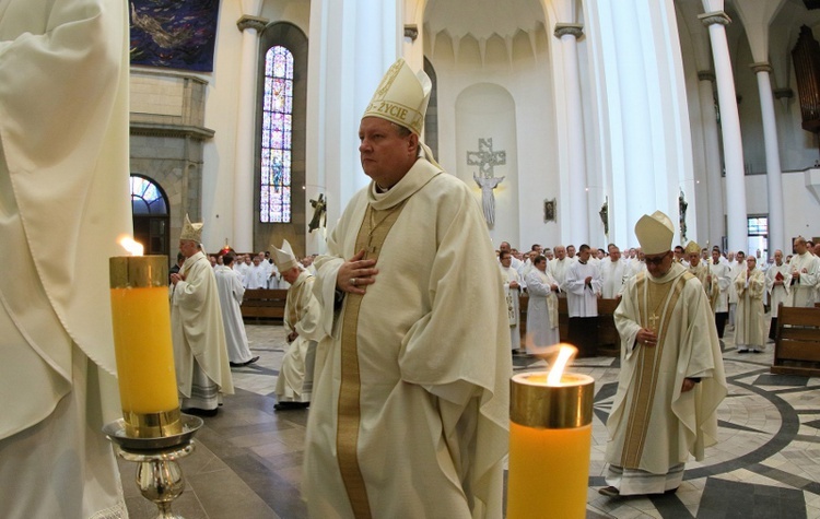 Pielgrzymka Księży Archidiecezji Katowickie do katedry - cz. 2