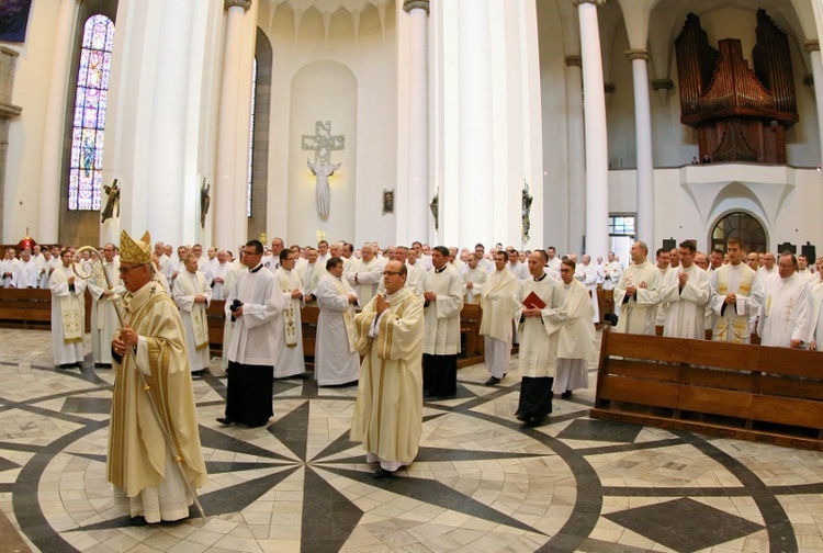 Pielgrzymka Księży Archidiecezji Katowickie do katedry - cz. 2