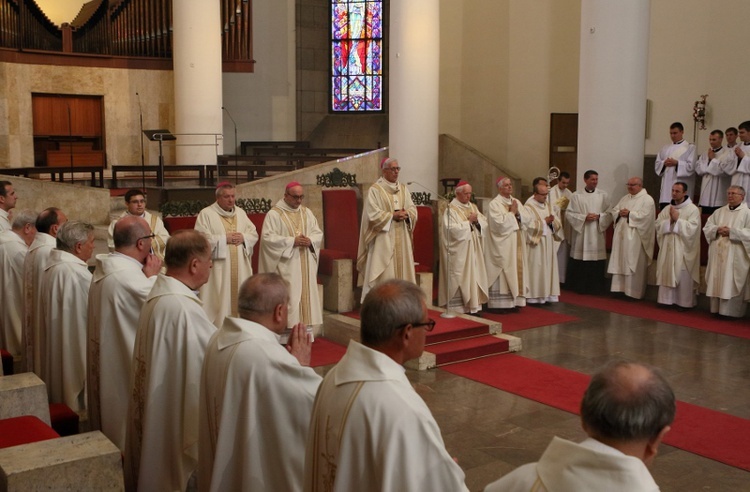 Pielgrzymka Księży Archidiecezji Katowickie do katedry - cz. 2