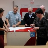 Referendum bez zakłóceń. Wyniki popołudniu