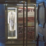 Wystawa czasowa  opowiada o obozie koncentracyjnym Gross-Rosen, którego więźniowie pracowali  przy budowie kwatery Hitlera