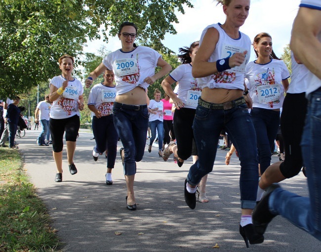 4. Charytatywny Bieg Fundacji Tesco Dzieciom - Bieg na Szpilkach