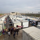 Wioska im. Ojca Werenfrieda w irackim Kurdystanie sfinansowana przez Pomoc Kościołowi w Potrzebie. Jest to 150 kontenerów mieszkalnych, w których mieszka ok. 1000 osób 