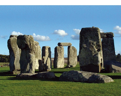 Dzisiaj Stonehenge to dwa kręgi: wewnętrzny o średnicy około 30 metrów i zewnętrzny o średnicy ponad 100 metrów. Kiedyś ten kompleks był dużo bardziej rozbudowany 