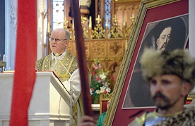 Liturgii przewodniczył ks. Edward Poniewierski, kanclerz Kurii Biskupiej