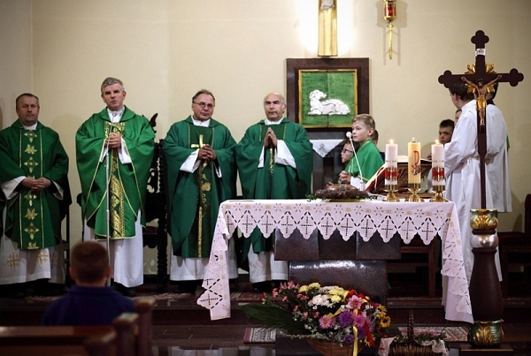 Poświęcenie tablicy upamiętniającej bp. Śliwińskiego