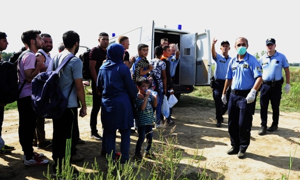 TV: Do Chorwacji dotarło 5,6 tys. migrantów