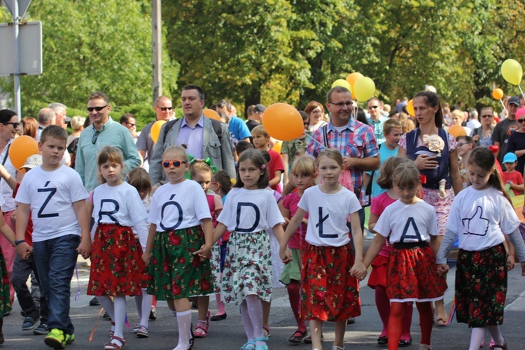 Skierniewicka parada otwierająca ŚKOiW w 2015 roku