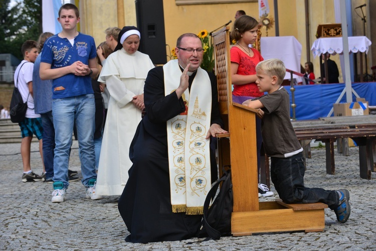 Dzień Młodzieży - przed i po Mszy św. 