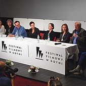 Jury nie zauważyło filmu Kingi Dębskiej (na zdjęciu w środku) „Moje córki, krowy”.  Obraz docenili widzowie i dziennikarze, którzy przyznali  mu swoje nagrody 