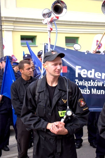 Protest służb mundurowych w Olsztynie