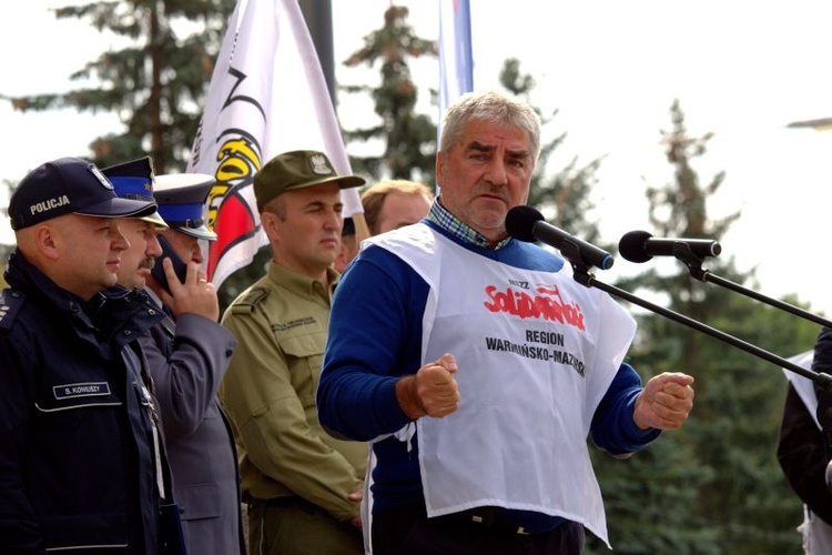 Protest służb mundurowych w Olsztynie